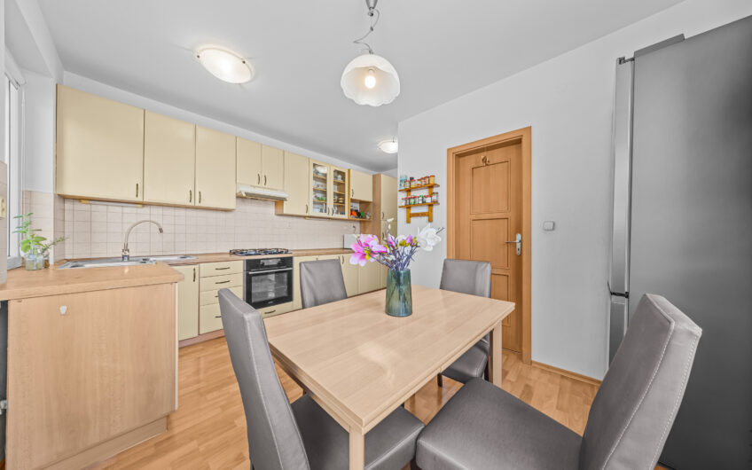 NA PREDAJ | 5-izbový rodinný dom s garážou a pozemkom 429 m² – Trenčín, Hanzlíkovská ulica