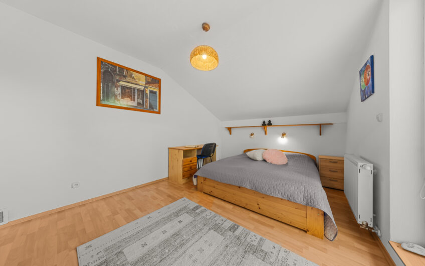 NA PREDAJ | 5-izbový rodinný dom s garážou a pozemkom 429 m² – Trenčín, Hanzlíkovská ulica