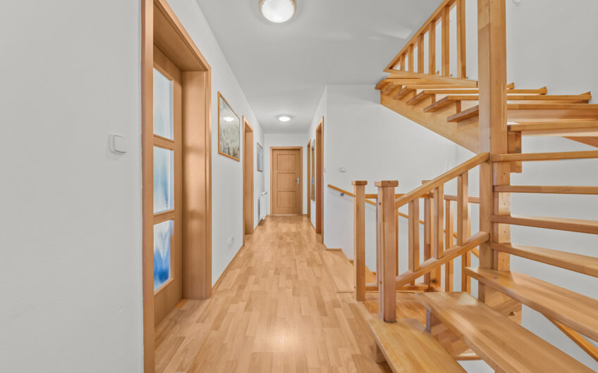 NA PREDAJ | 5-izbový rodinný dom s garážou a pozemkom 429 m² – Trenčín, Hanzlíkovská ulica