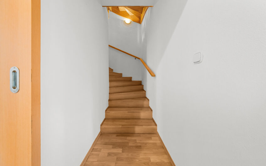 NA PREDAJ | 5-izbový rodinný dom s garážou a pozemkom 429 m² – Trenčín, Hanzlíkovská ulica