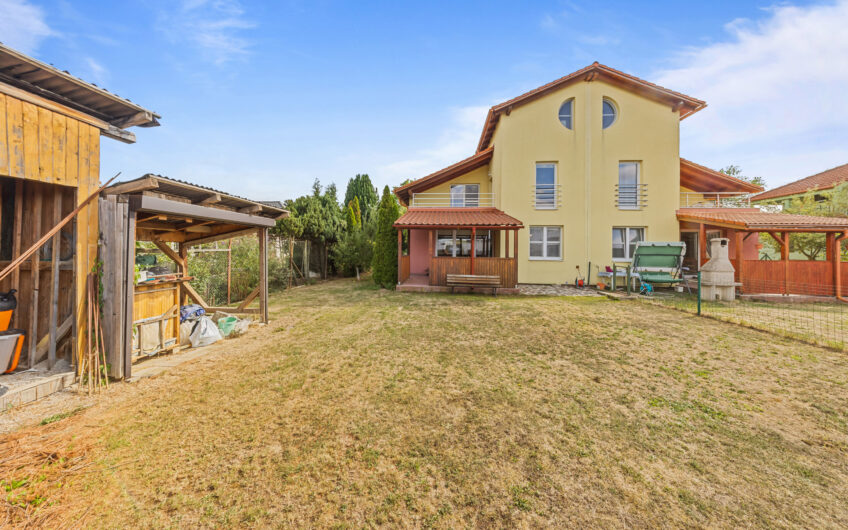 NA PREDAJ | 5-izbový rodinný dom s garážou a pozemkom 429 m² – Trenčín, Hanzlíkovská ulica