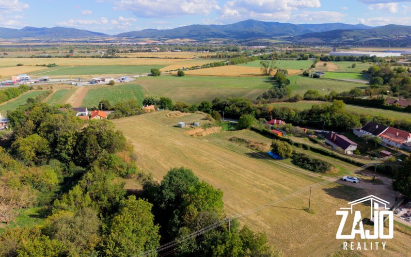 NA PREDAJ | Slnečný stavebný pozemok 693 m² – Chocholná-Velčice