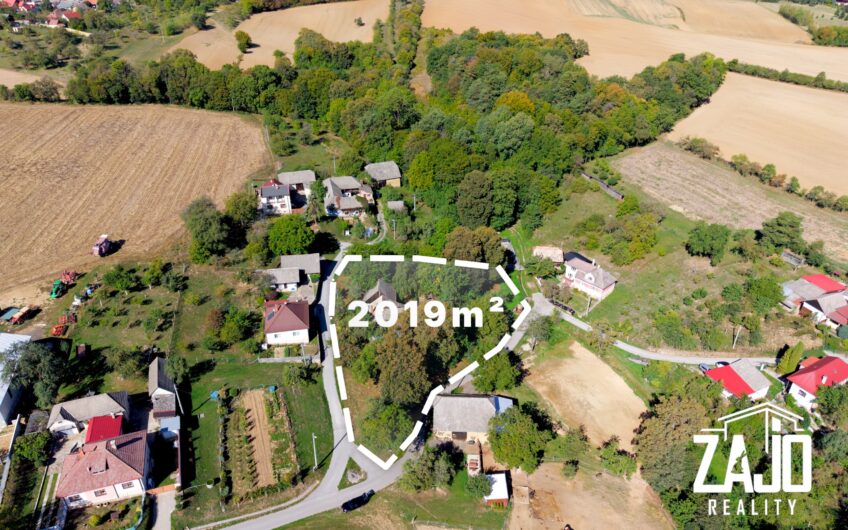 NA PREDAJ | Kopaničiarsky dom s hospodárskymi budovami a pozemkom 2 019 m² – Myjavské kopanice – Kostolné, Babulicov Vrch