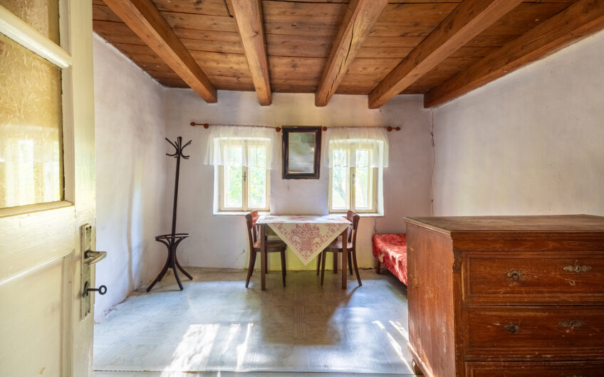 NA PREDAJ | Kopaničiarsky dom s hospodárskymi budovami a pozemkom 2 019 m² – Myjavské kopanice – Kostolné, Babulicov Vrch