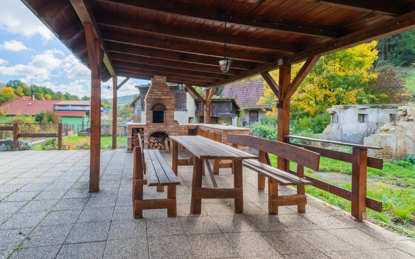 NA PREDAJ | Rodinný dom s kamennou stodolou a pozemkom 3 387 m² – Horná Súča