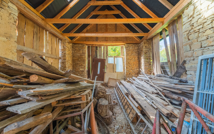 NA PREDAJ | Rodinný dom s kamennou stodolou a pozemkom 3 387 m² – Horná Súča