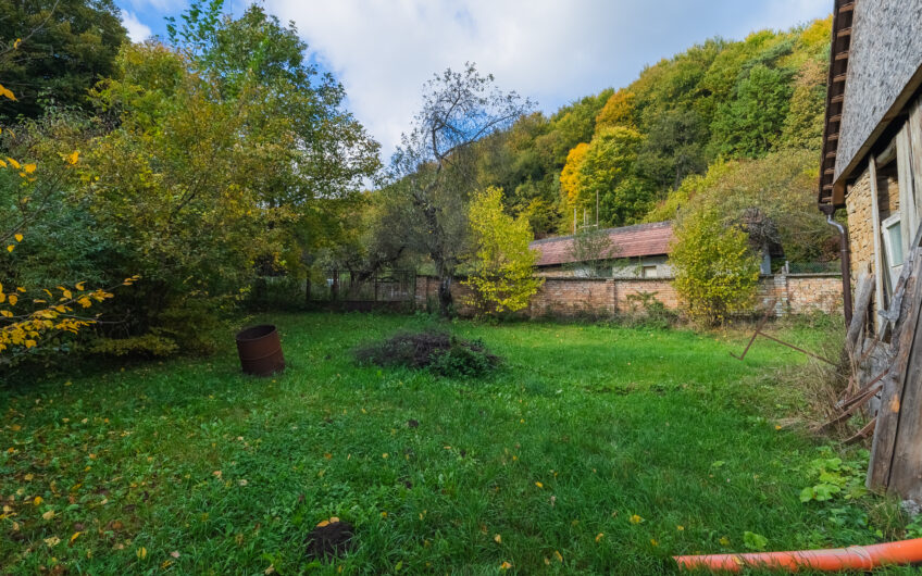 NA PREDAJ | Rodinný dom s kamennou stodolou a pozemkom 3 387 m² – Horná Súča