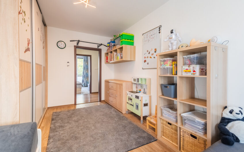 NA PREDAJ | Priestranný 3-izbový byt s lodžiou a balkónom, 70 m² – Beckovská ulica, Trenčín