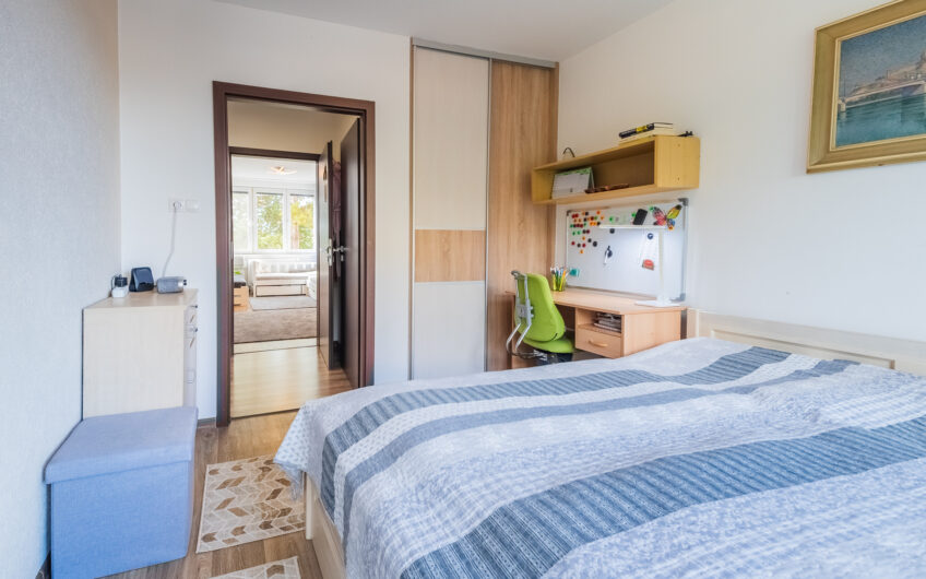 NA PREDAJ | Priestranný 3-izbový byt s lodžiou a balkónom, 70 m² – Beckovská ulica, Trenčín