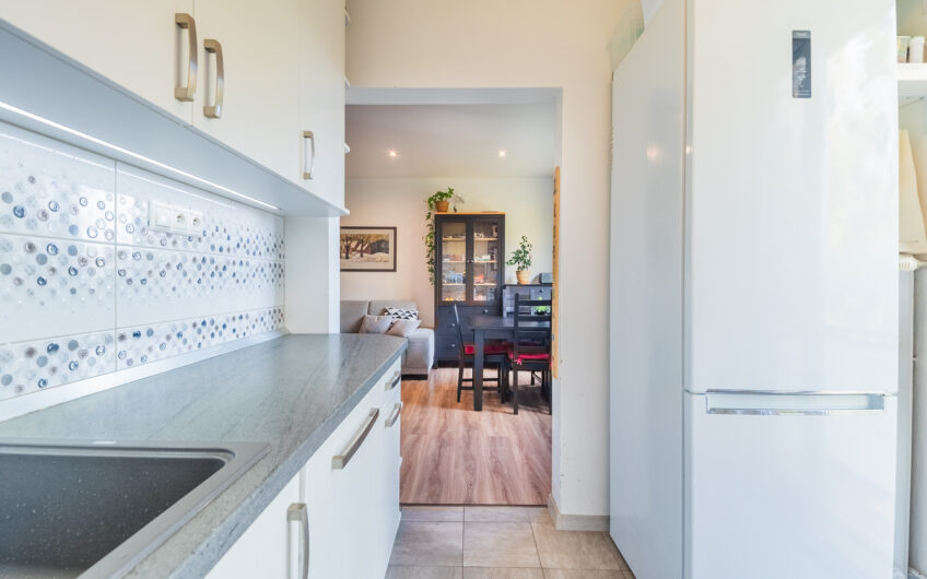 NA PREDAJ | Priestranný 3-izbový byt s lodžiou a balkónom, 70 m² – Beckovská ulica, Trenčín