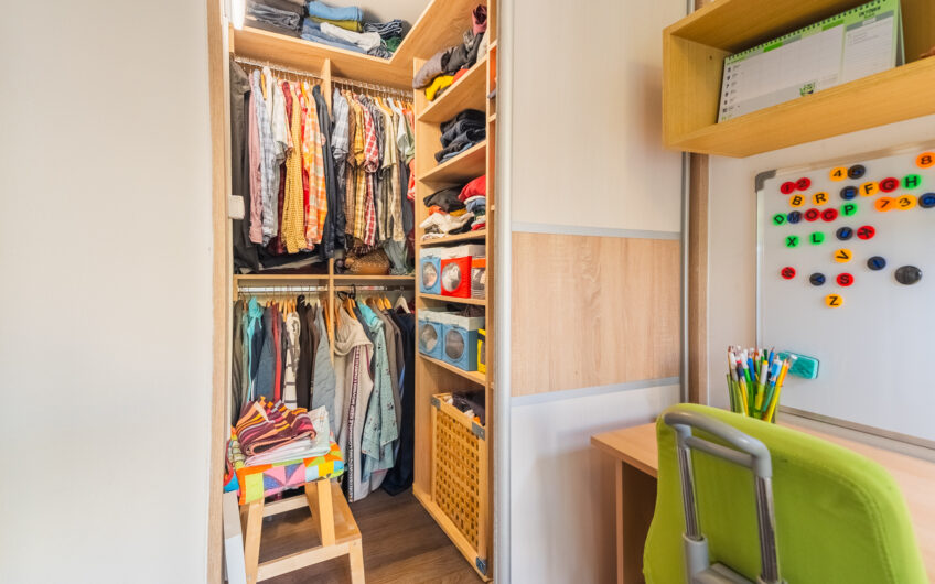 NA PREDAJ | Priestranný 3-izbový byt s lodžiou a balkónom, 70 m² – Beckovská ulica, Trenčín