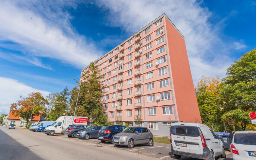 NA PREDAJ | Priestranný 3-izbový byt s lodžiou a balkónom, 70 m² – Beckovská ulica, Trenčín
